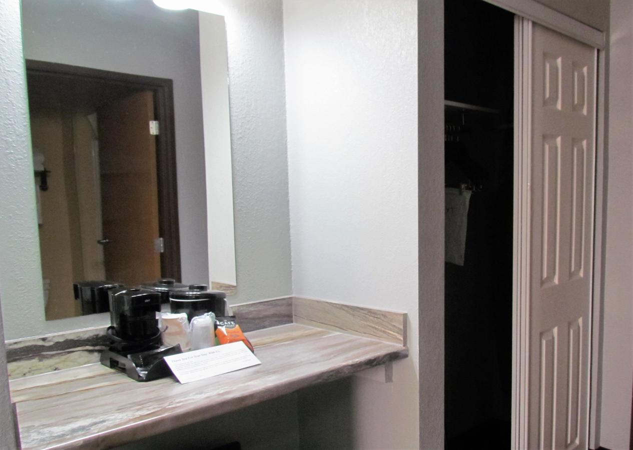 Canton Oak Hill Inn & Suites מראה חיצוני תמונה