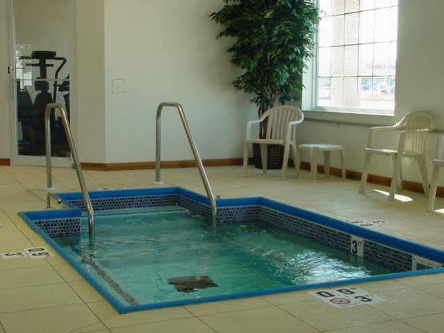 Canton Oak Hill Inn & Suites מראה חיצוני תמונה